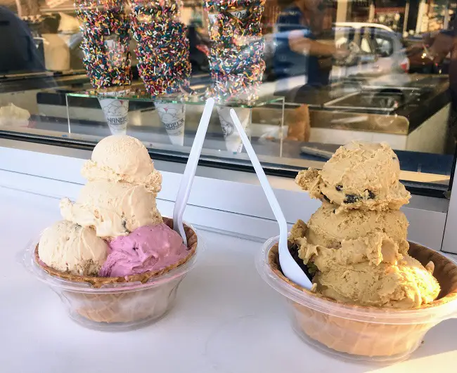 handels ice cream scoops in cups 